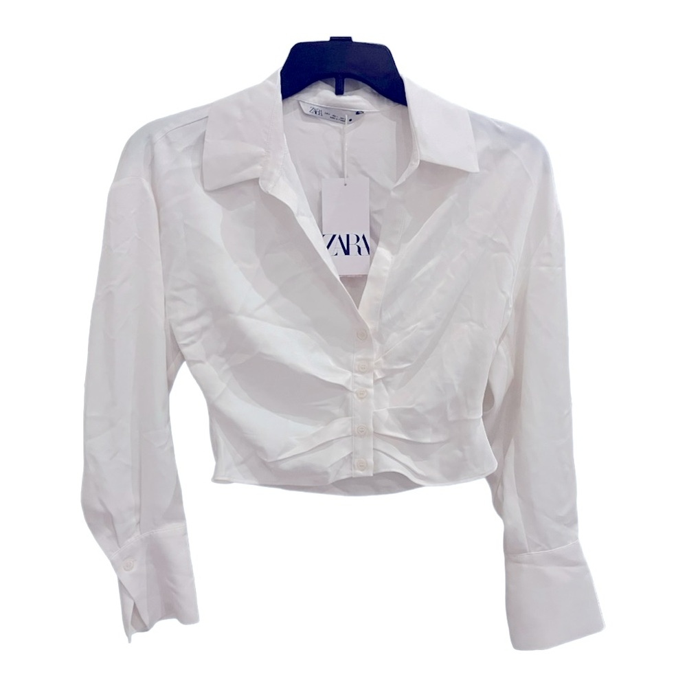 White long-sleeve button crop